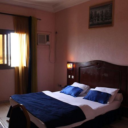 Prestige Hotel Yaoundé Esterno foto