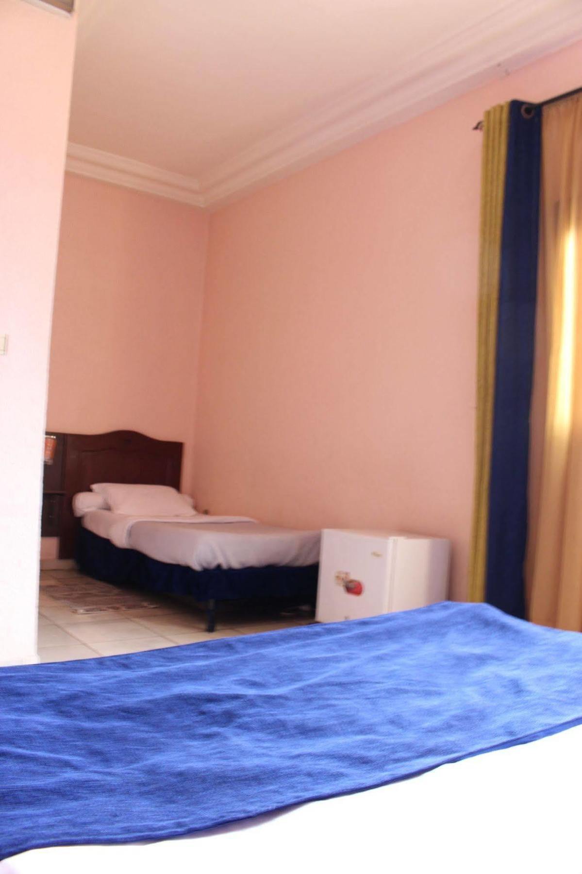 Prestige Hotel Yaoundé Esterno foto