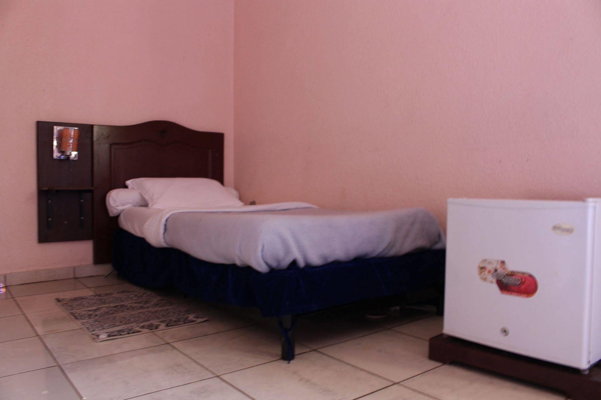 Prestige Hotel Yaoundé Esterno foto