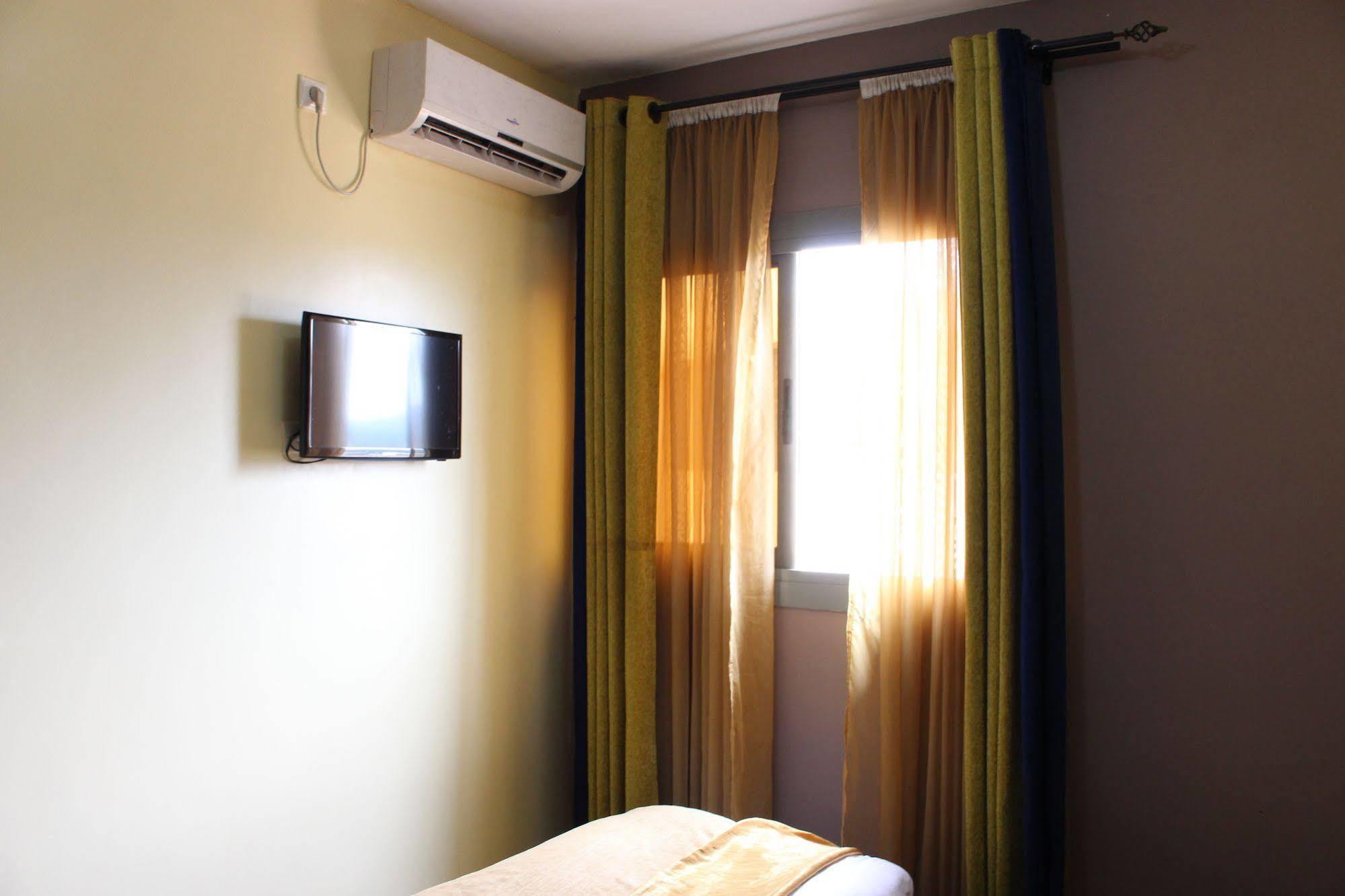 Prestige Hotel Yaoundé Esterno foto
